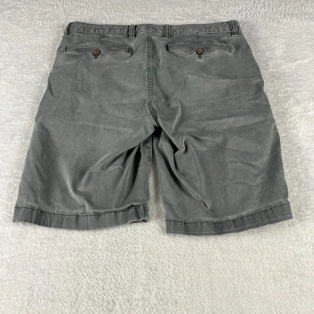 Tommy Bahama Chino Shorts Mens 32 Gray Excellent Cotton Tencel Blend Flat Front